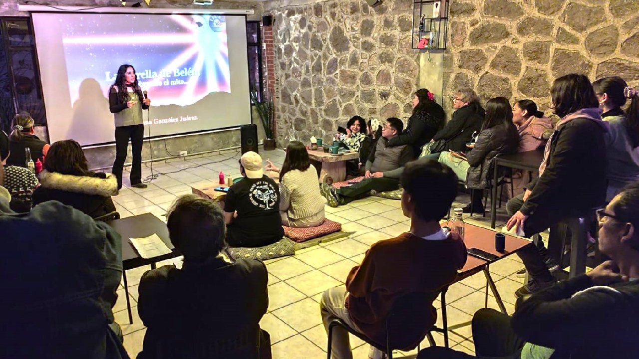 Con la conferencia “Estrella de Belén” concluyen las jornadas 2024 de Charlas de ciencia en el bar que coorganiza el CTBC-UATx