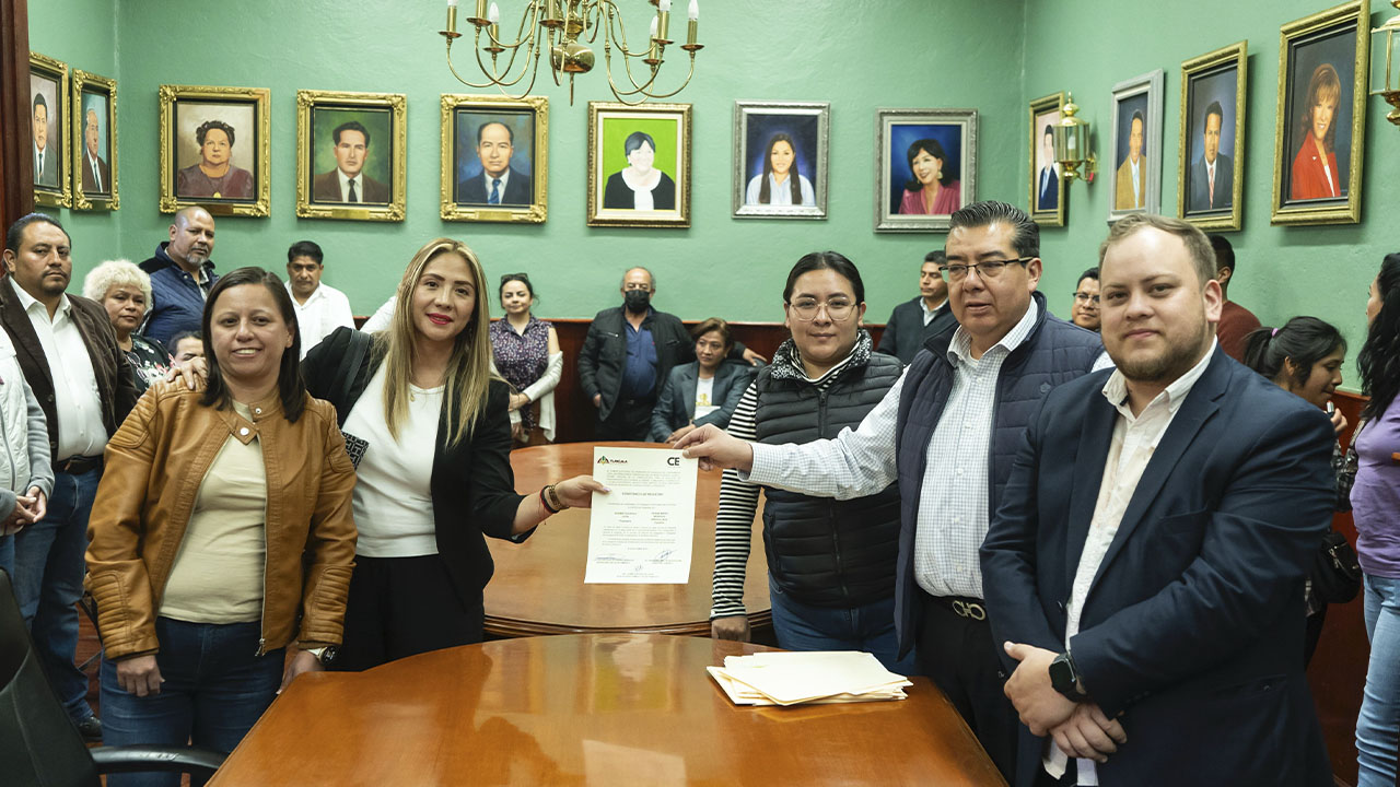 Reciben constancias candidatos a delegados de Tlaxcala de Xicohténcatl