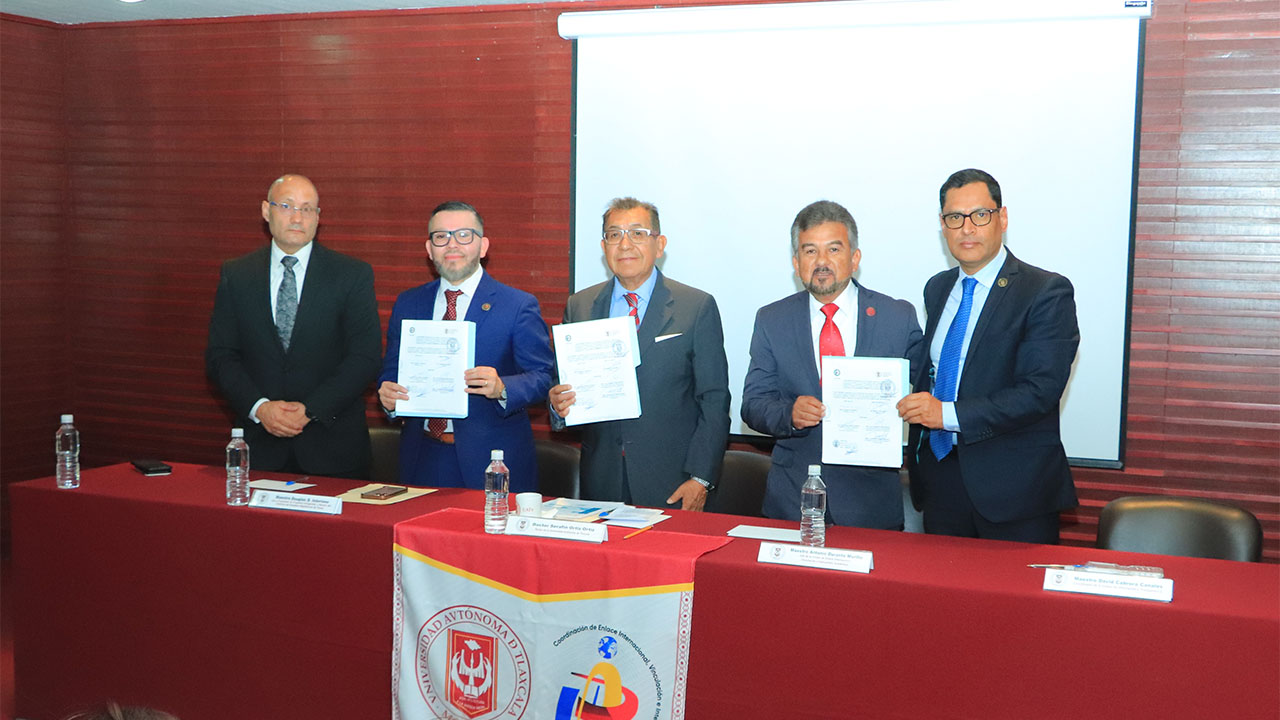 Firman convenio de colaboración la UATx y el Instituto de Estudios Migratorios de Texas