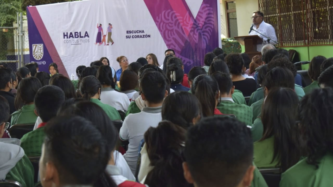 Presentación de la Campaña “Habla con tus hijos, escucha su corazón” en la Secundaria IMA