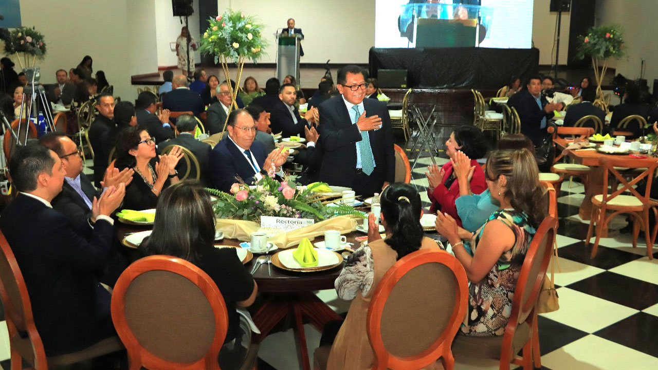 Festejan UATx y STUAT a madres universitarias