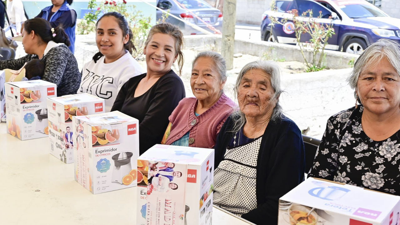 Caravana de regalos del Gobierno de Huamantla llevó alegría a las madres de 12 comunidades