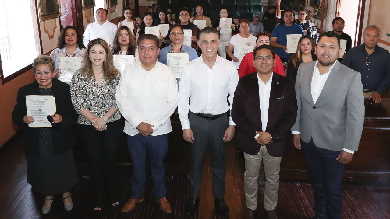 Impulsa Alfonso Sánchez García la profesionalización del servicio público en Tlaxcala Capital