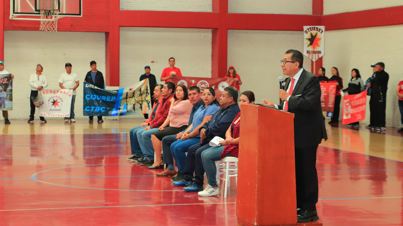 Elogia Rector de la UATx disposición del STEIESET para el logro de acuerdos