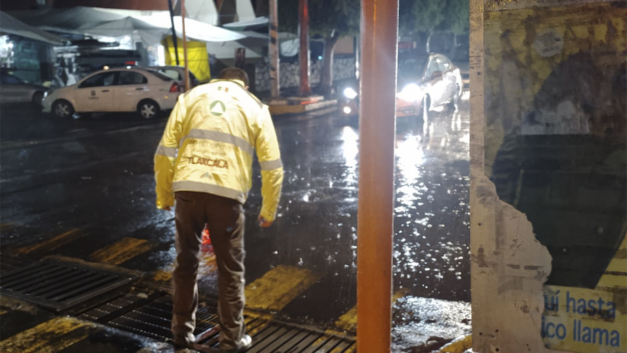 Atiende Protección Civil del Ayuntamiento de Tlaxcala afectaciones menores tras lluvia de este viernes
