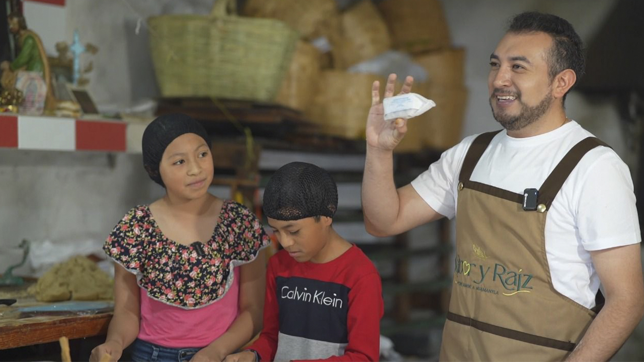 El Muégano Huamantleco es una herencia que se cocina en familia y se saborea en cada bocado