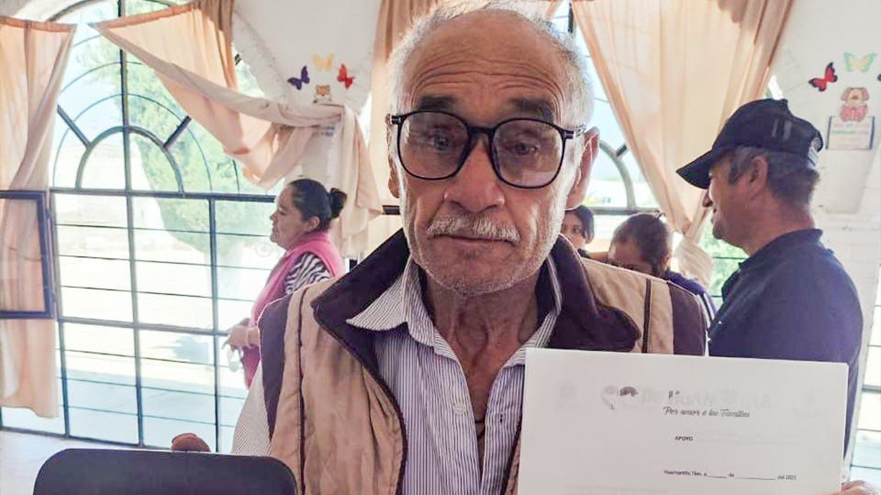 Ya son 124 personas beneficiadas con lentes a través de la caravana de salud y servicios del DIF Huamantla