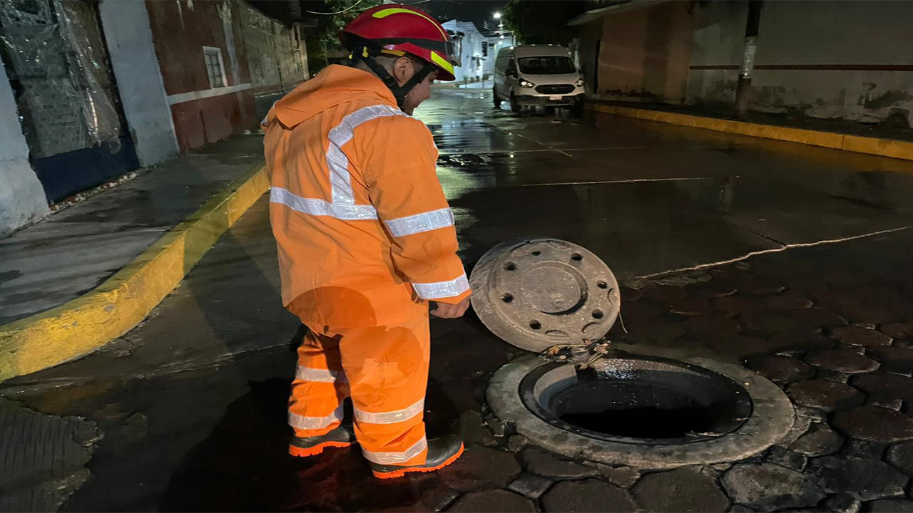 Protección Civil de Zacatelco brinda apoyo tras intensa lluvia atípica