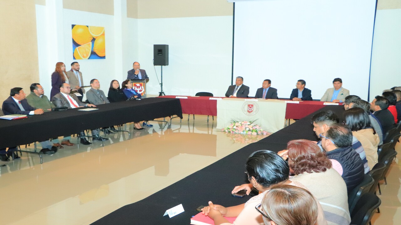 Capacita la UATx a sus auditores para procesos de evaluación de organizaciones educativas