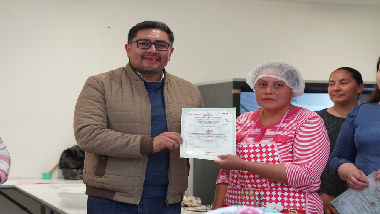 Culmina con éxito el curso de panadería en Zacatelco