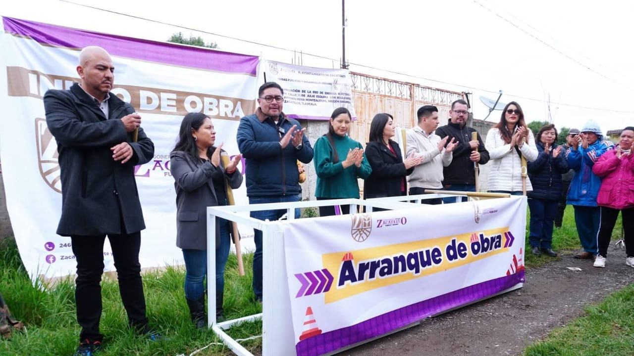 Vecinos de la segunda sección de Zacatelco reciben ampliación de red eléctrica