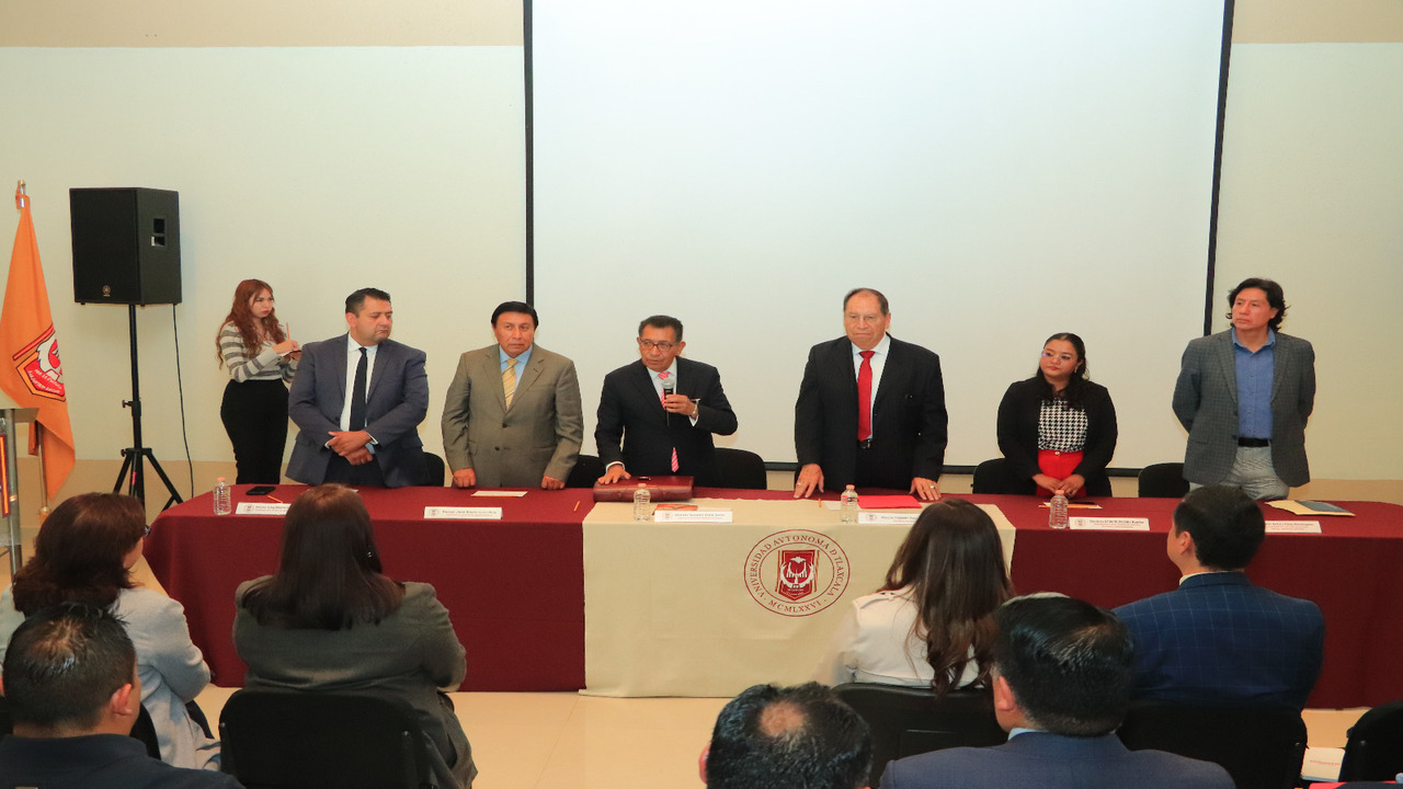 Clausura Rector de la UATx 𝐒𝐞𝐦𝐢𝐧𝐚𝐫𝐢𝐨 𝐝𝐞 𝐅𝐨𝐫𝐦𝐚𝐜𝐢𝐨́𝐧 𝐩𝐚𝐫𝐚 𝐂𝐨𝐨𝐫𝐝𝐢𝐧𝐚𝐝𝐨𝐫𝐞𝐬 𝐝𝐞 𝐏𝐫𝐨𝐠𝐫𝐚𝐦𝐚𝐬 𝐀𝐜𝐚𝐝𝐞́𝐦𝐢𝐜𝐨𝐬