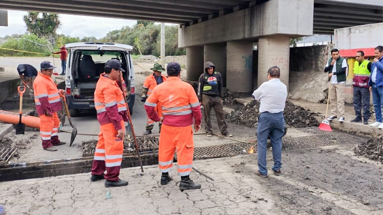 Ayuntamiento de Tlaxcala continúa con trabajos de limpieza y desazolve en rejillas y barrancas ante temporada de lluvias