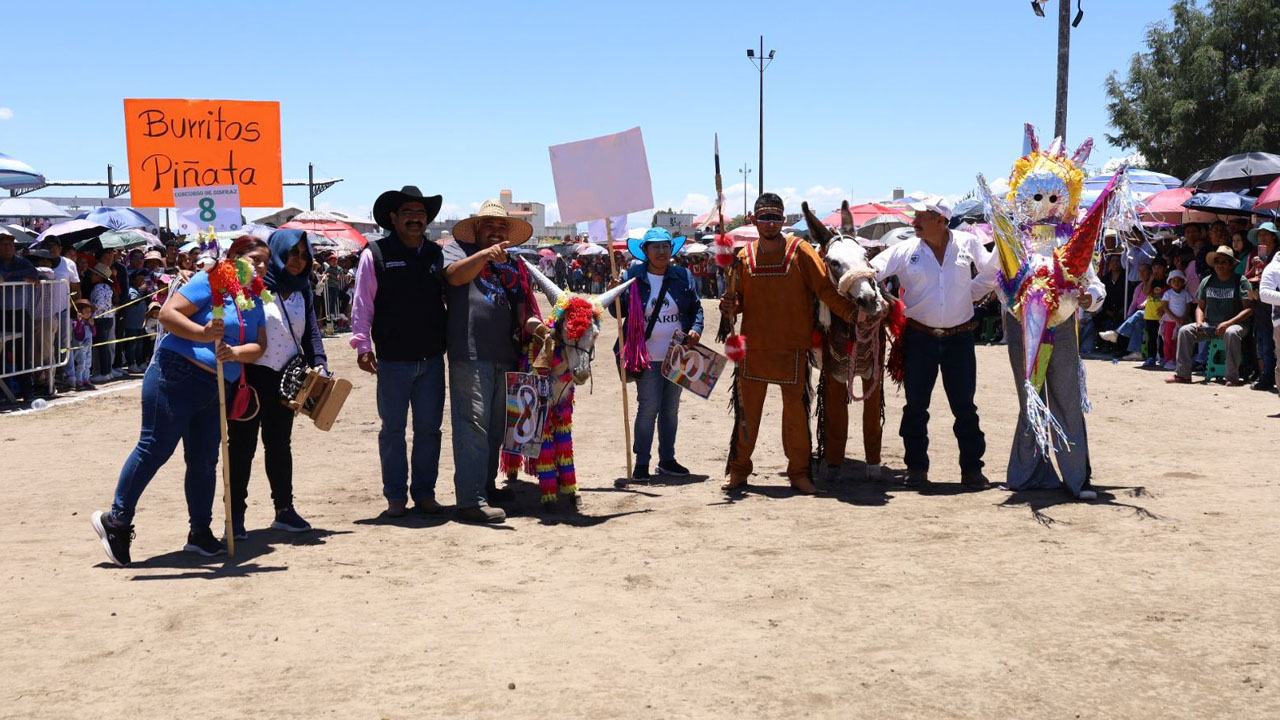 Tradición, alegría y respeto por los animales en la Carrera de Burros 2025