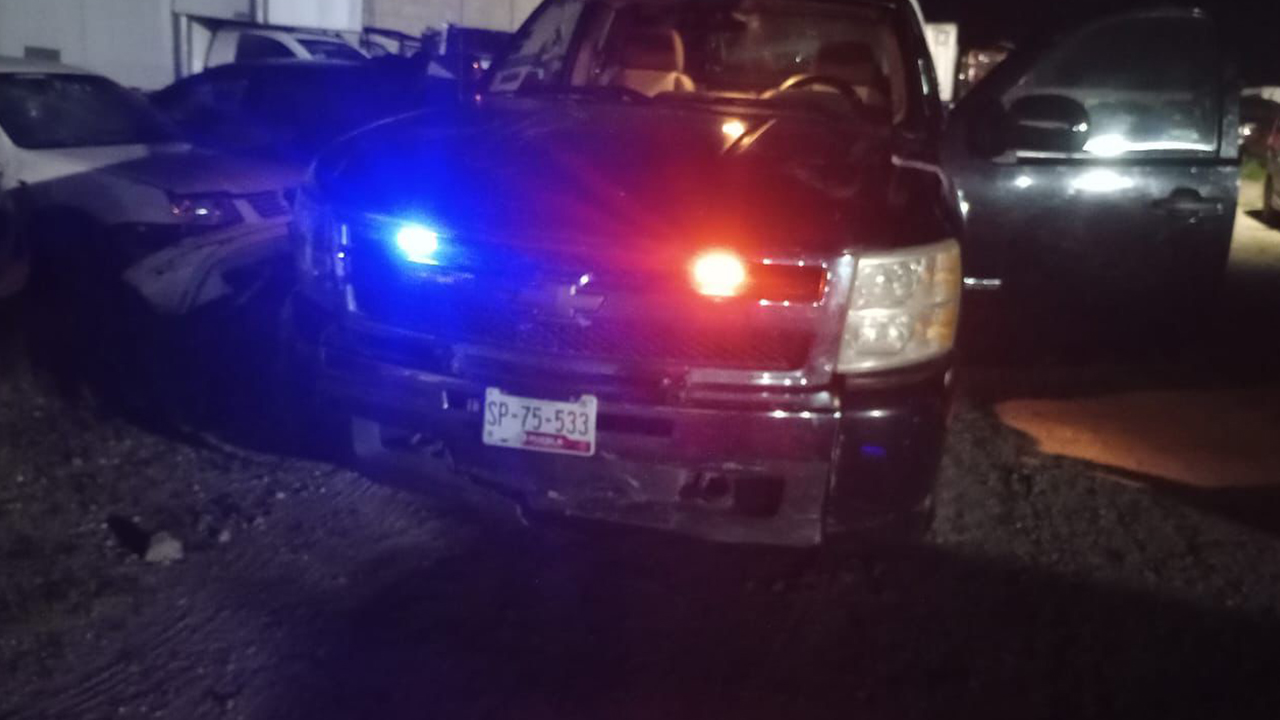 Asegura Policía Municipal a sujeto que circulaba en vehículo con luces y sonido tipo patrulla
