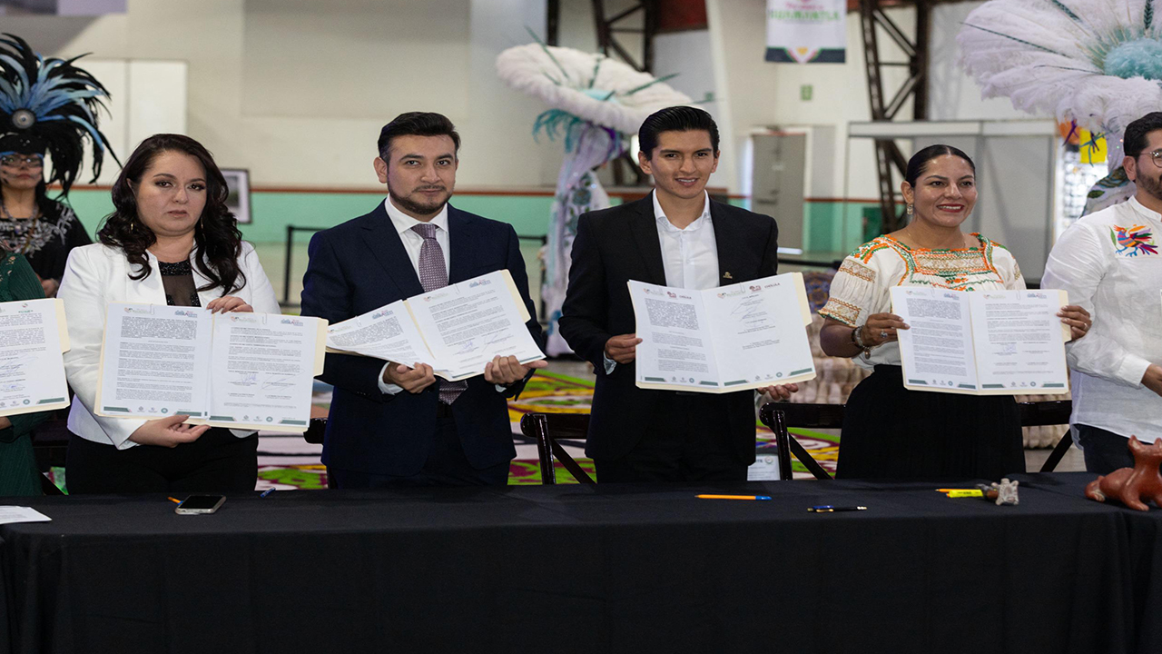 Huamantla fortalece lazos de colaboración con cuatro municipios hermanos en una histórica firma de hermanamiento