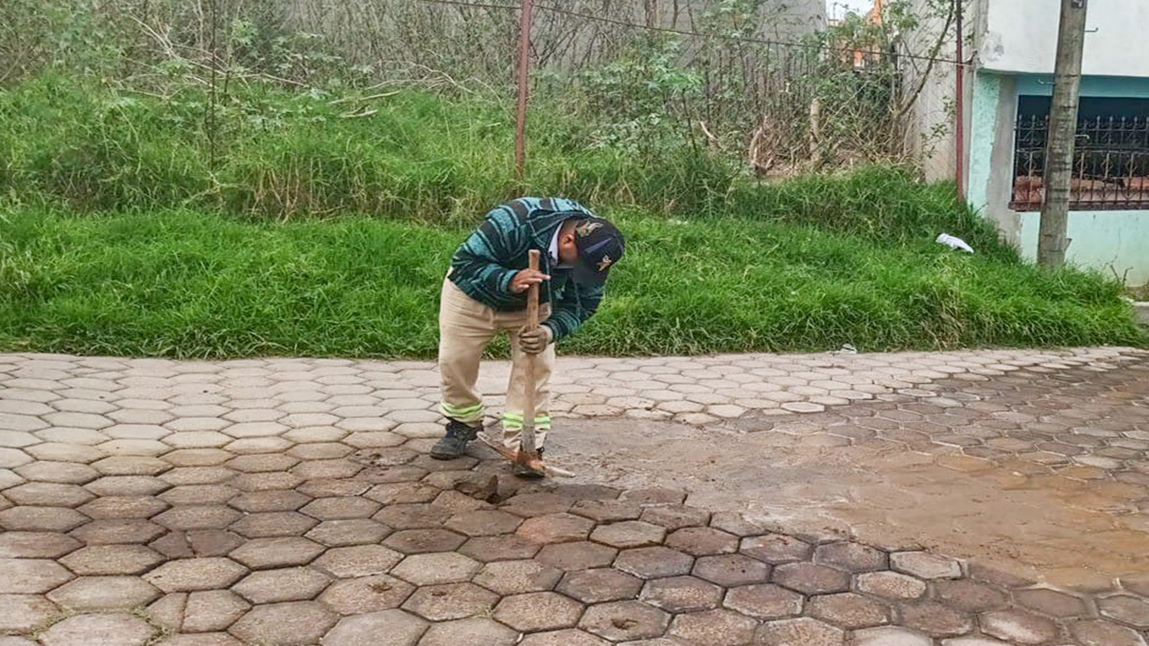 Atiende ayuntamiento de Tlaxcala a través de la capam fugas de agua en la loma Xicoténcatl