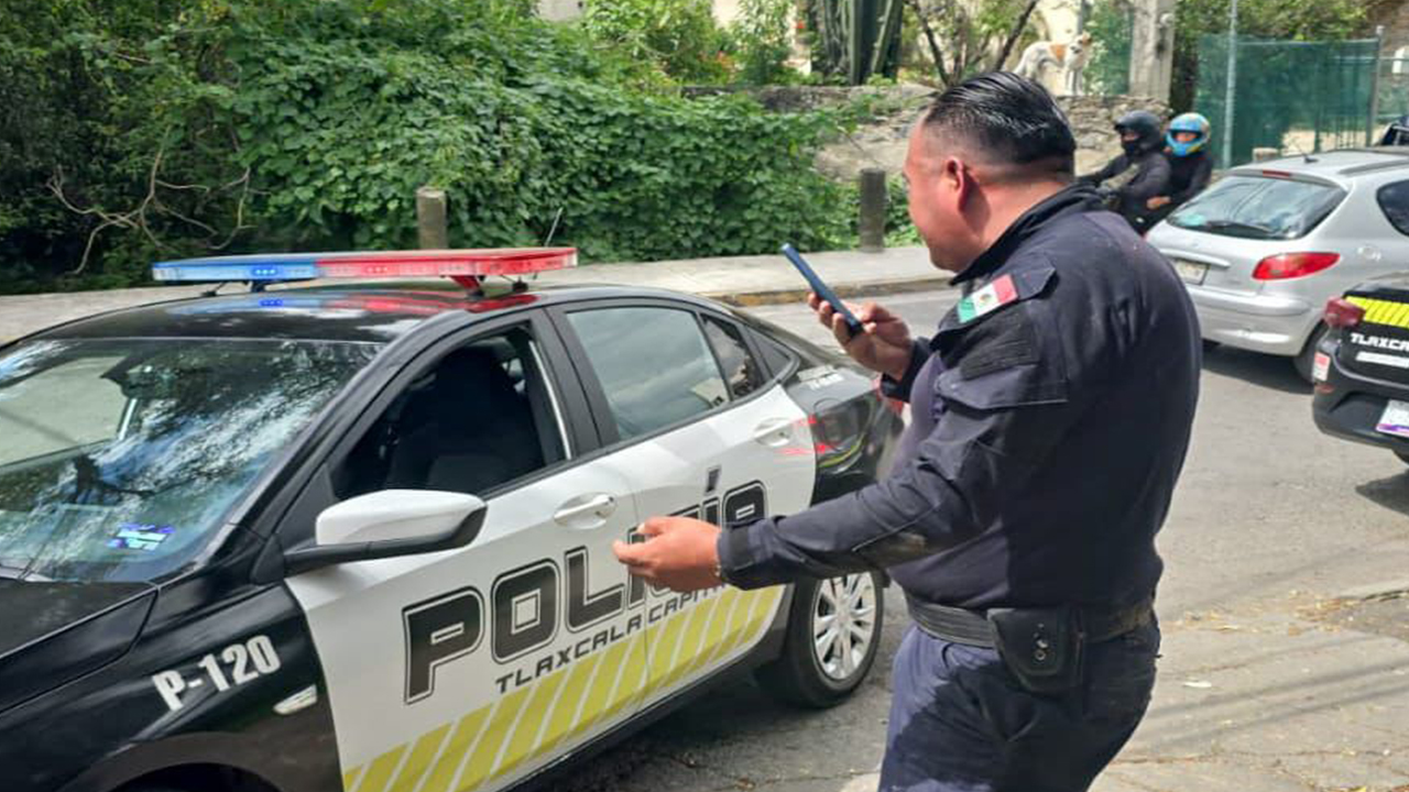 Acción coordinada entre la policía municipal de Tlaxcala y fuerzas estatales resulta en detención de dos presuntos asaltantes