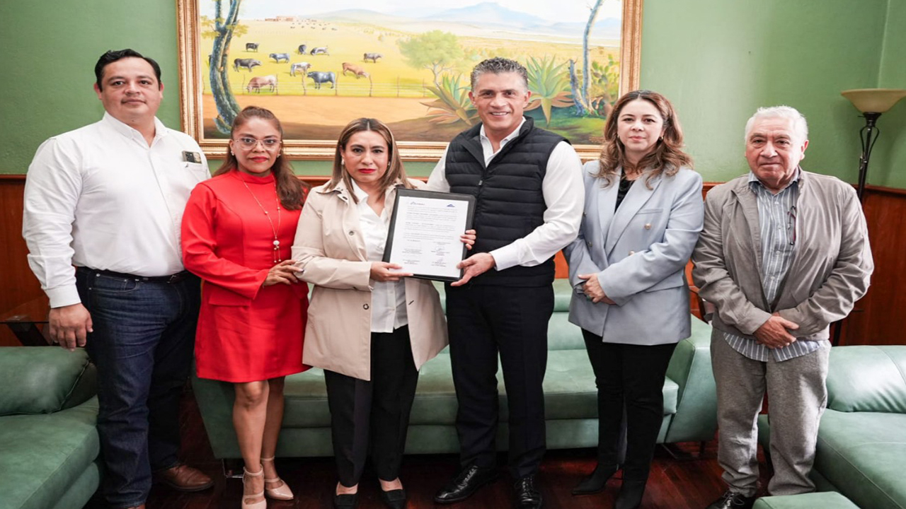 Firma alcalde Alfonso Sánchez García convenio con la canaco-servytur en favor de 1,500 comerciantes de la capital