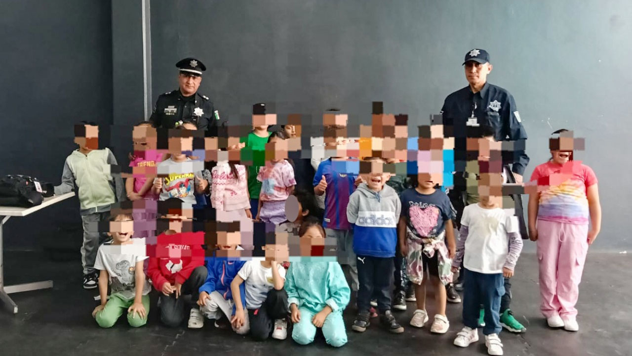 Policía municipal de Tlaxcala fomenta el autocuidado en curso de verano de club deportivo en Atempan
