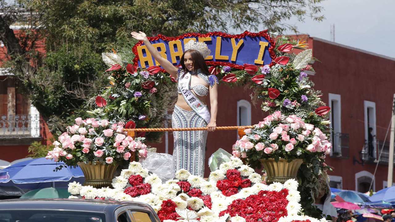 Huamantla celebra con orgullo el Desfile del Arte Efímero y de la Dalia 2025