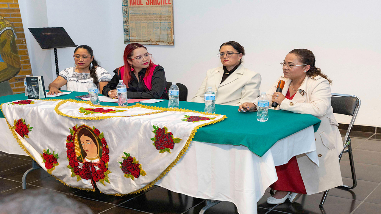 Realizan conversatorio taurino “La Mujer Ante los Retos de la Fiesta Actual” en el marco de la Feria Internacional del Arte Efímero y la Dalia 2025
