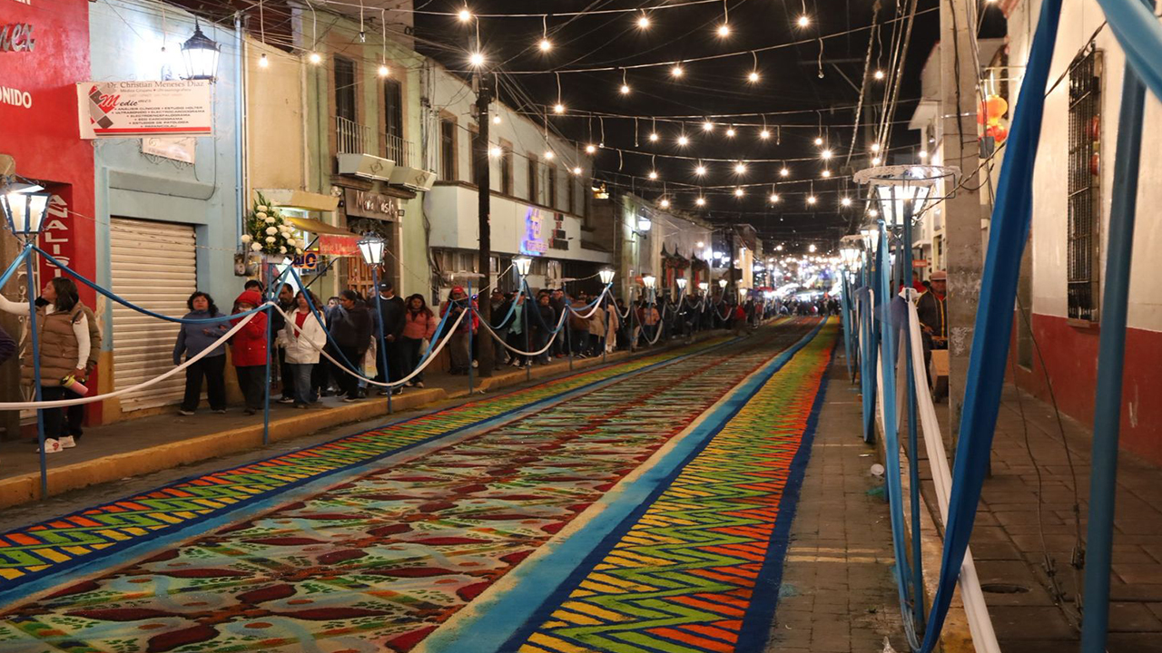 Huamantla enaltece su fe y arte en la Noche que Nadie Duerme