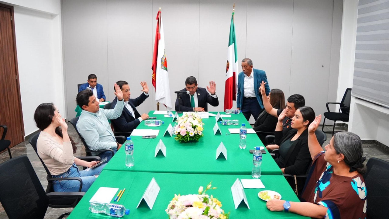 Dictamina Comisión de Puntos Constitucionales en cumplimiento de la reforma judicial