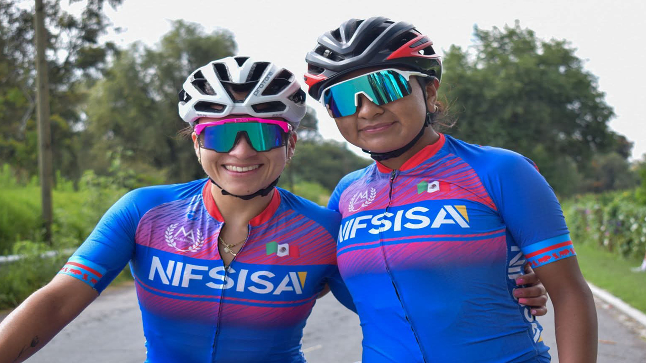 Conmemoran el “Gran Premio Domingo Arenas” con una emocionante carrera ciclista.