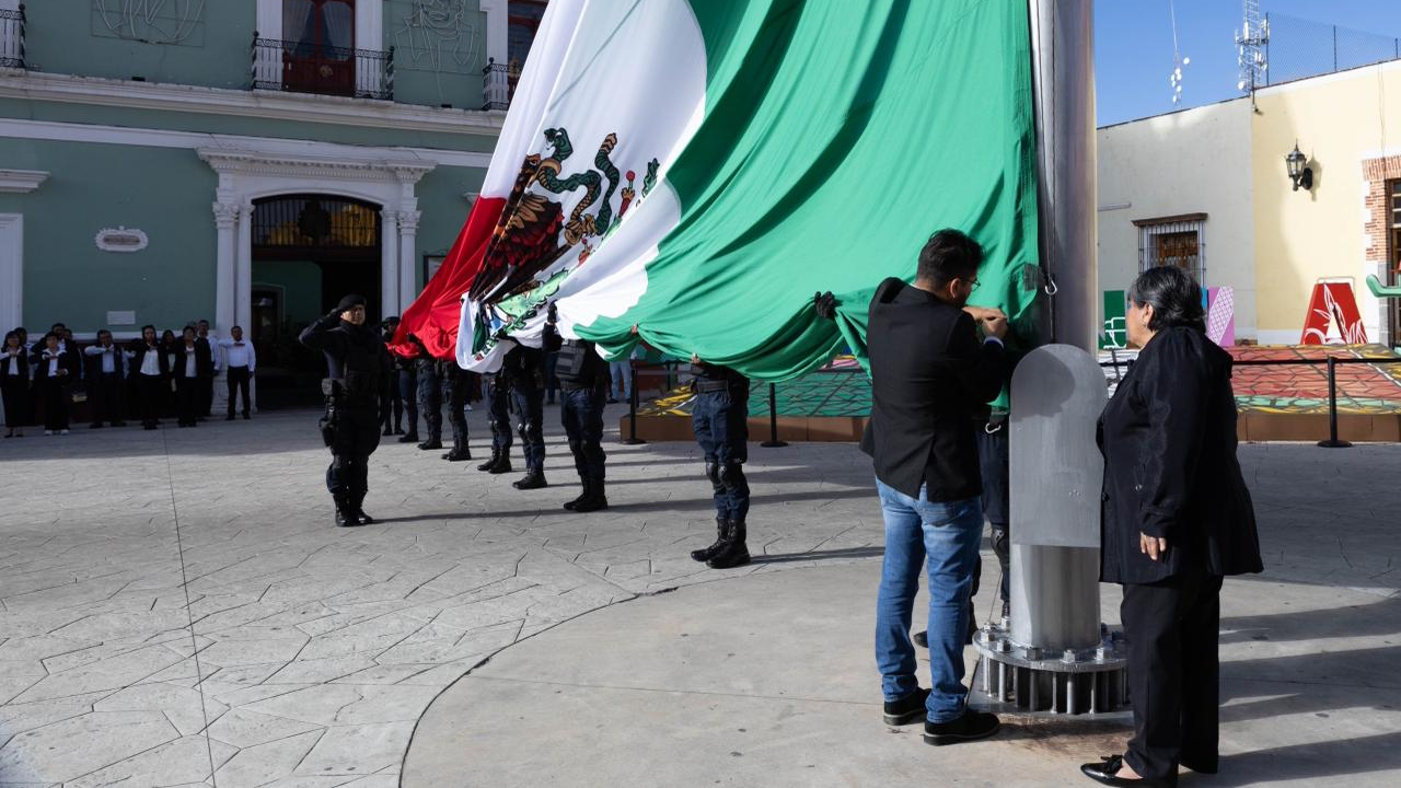 Las Comunidades de los Pilares, Cuauhtémoc y la Escuela Primaria Benito Juárez Participan en Ceremonia de Honores a los Símbolos Patrios en Huamantla