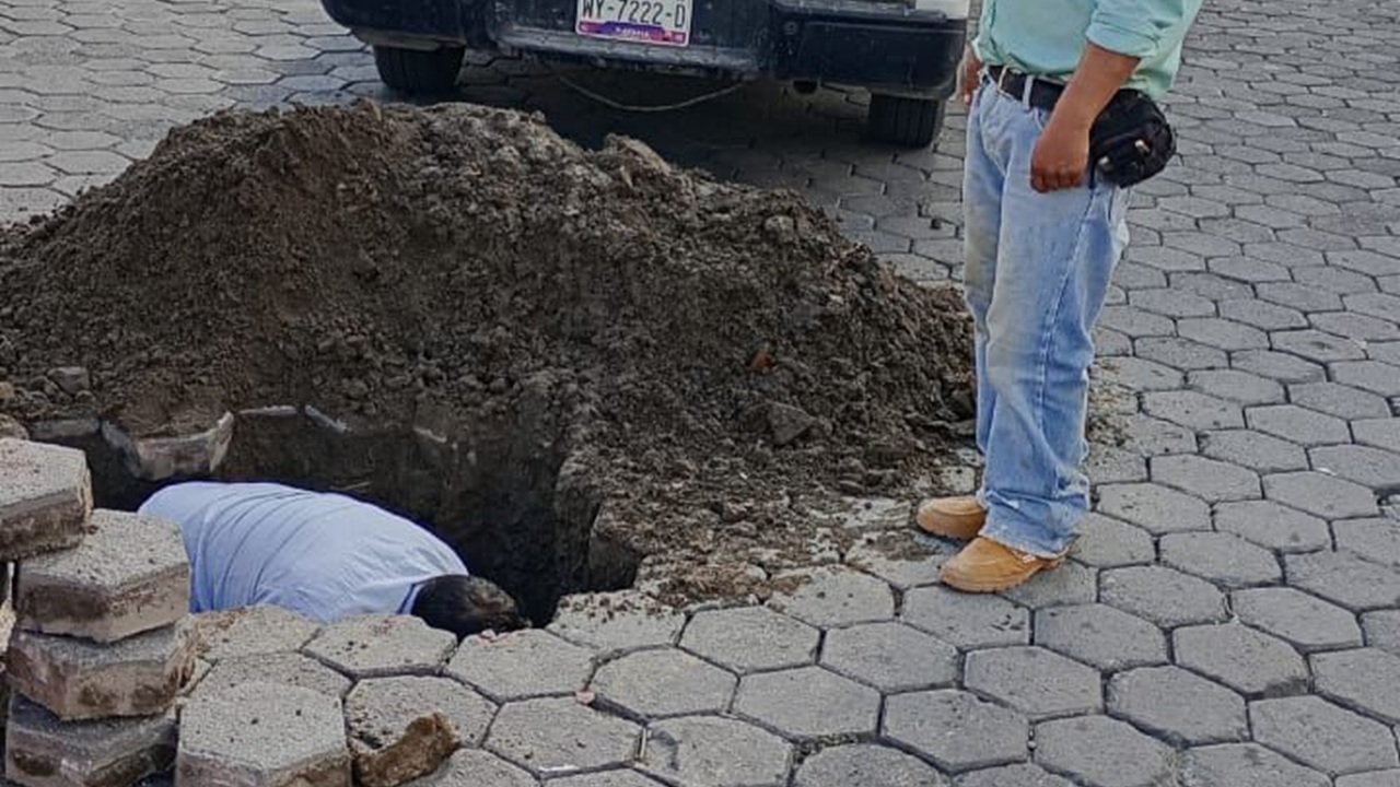 Huamantla refuerza mantenimiento de la red hidráulica con trabajos de reparación de fugas de agua