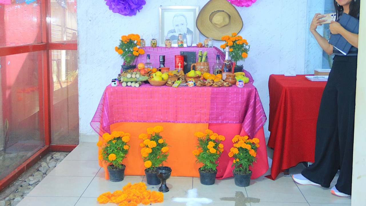 Entre fumarolas de copal y aromas de exquisitos manjares  inició El Festival “La Muerte tiene permiso”, en su edición 37