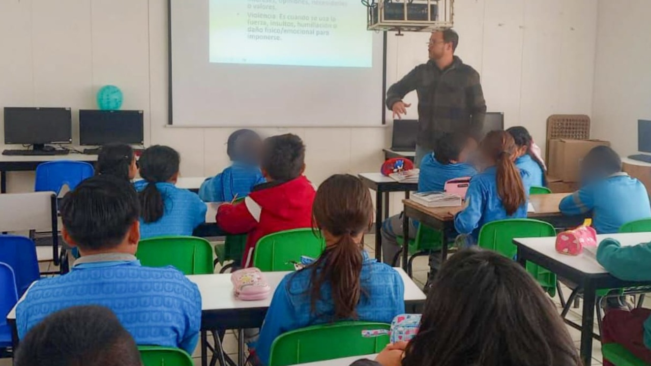 Gobierno Municipal de Tlaxcala impulsa entornos escolares seguros en la primaria “Isidro Candia”