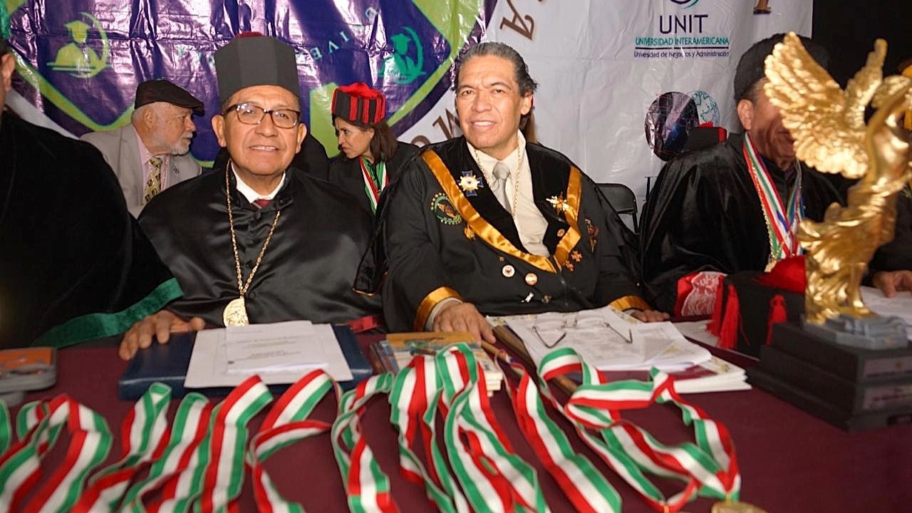 El Rector de la UATx es galardonado por la Conferencia Internacional de la Comunidad Universitaria