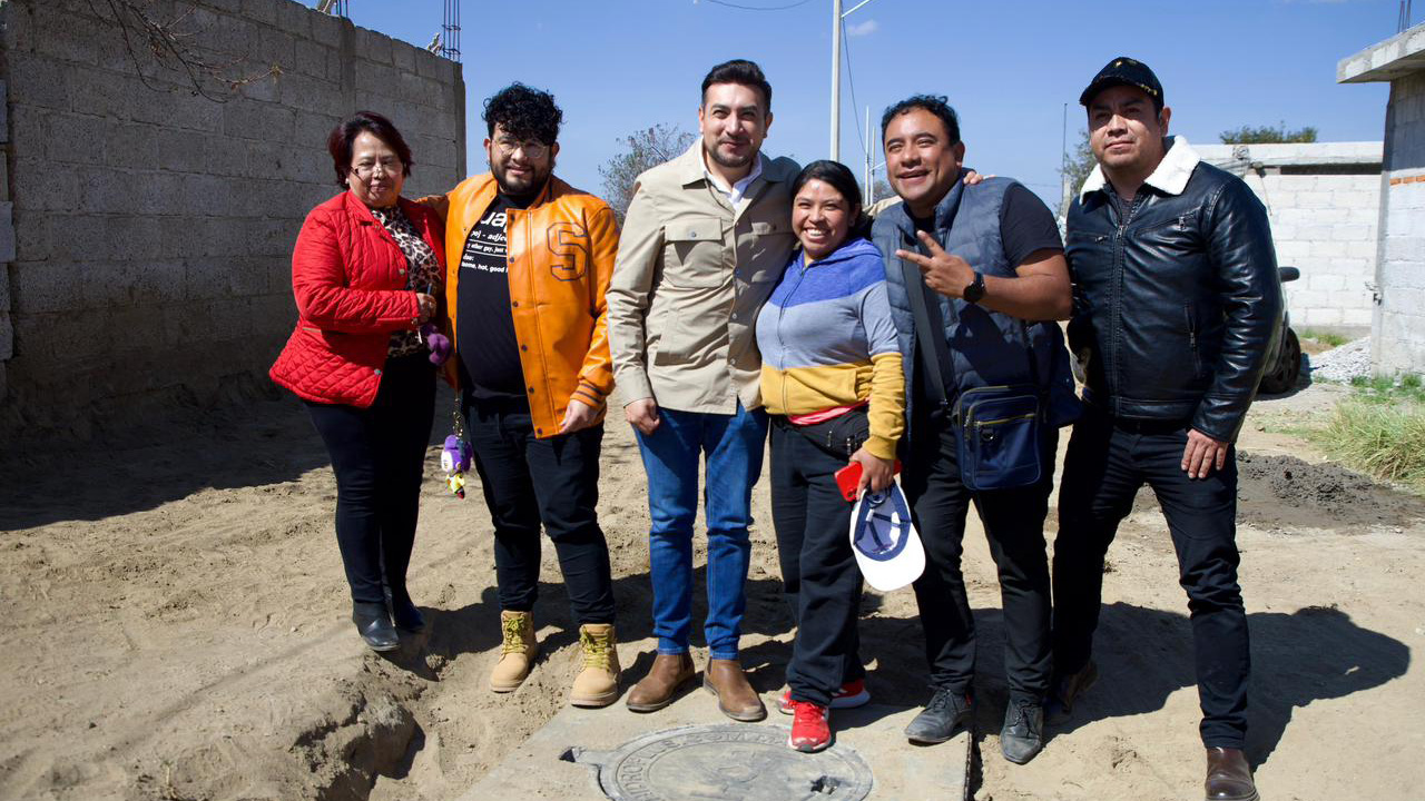 Vecinos del Barrio de San Antonio reconocen el apoyo del presidente Salvador Santos Cedillo en la construcción de la Red de Drenaje