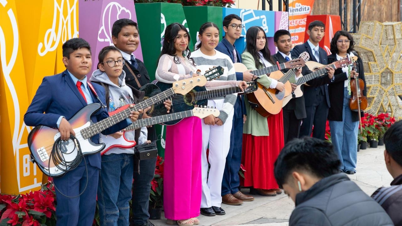 Realizan en Huamantla Velada Navideña con Villancicos, Talento Local  y Pemiación de Fachadas