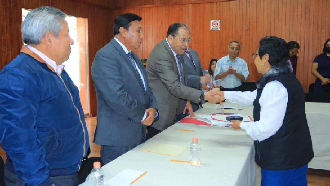 Estudiantes de Ciencias de la Salud y Agrobiología UATx reciben el “Premio CENEVAL al Desempeño de Excelencia-Egel”