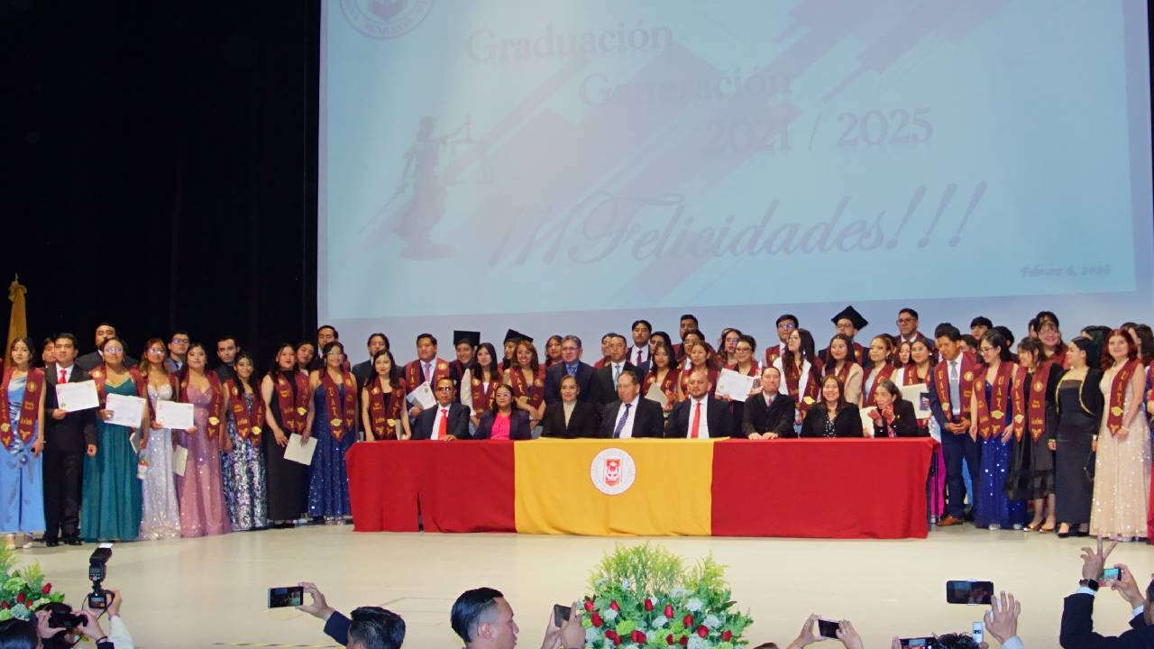 Nuevos profesionistas del Derecho UATx refrendan su compromiso con la justicia social