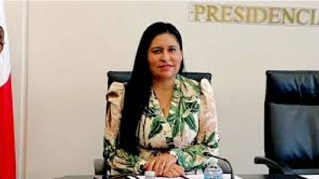 Ana Lilia Rivera en plena campaña