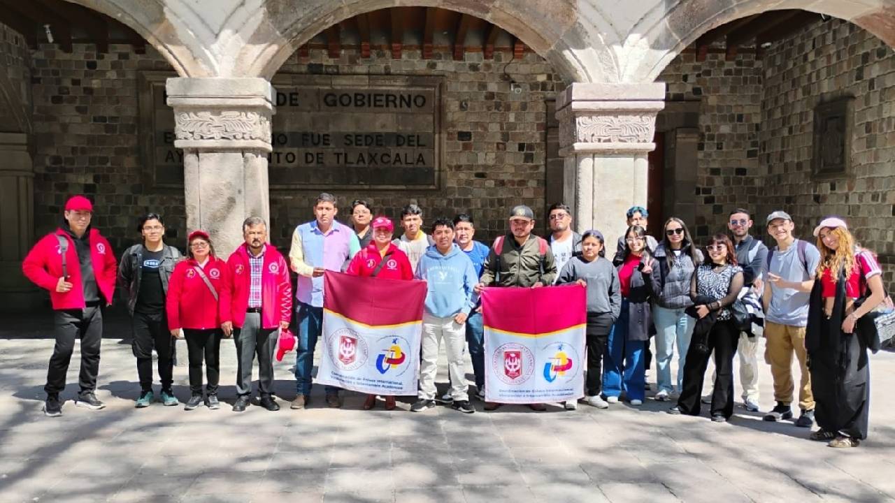 Estudiantes de movilidad nacional e internacional en la UATx visitaron sitios históricos y culturales de la ciudad Tlaxcala