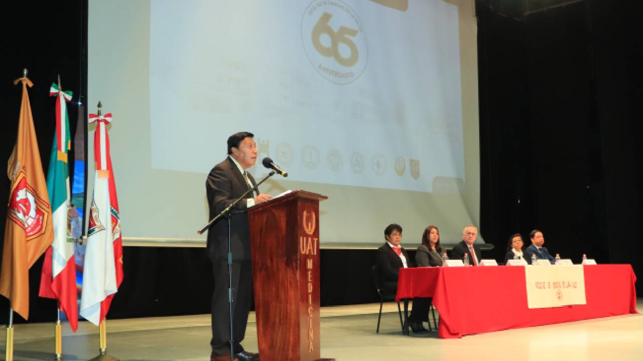 Con jornada académica celebra Ciencias de la Salud UATx su 65 aniversario
