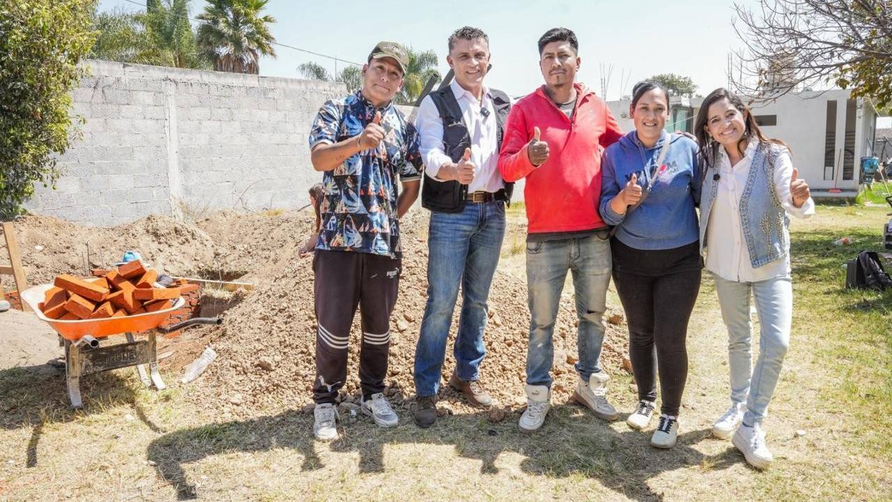 Supervisa Alfonso Sánchez García Instalación de Biodigestores en San Sebastián Atlahapa