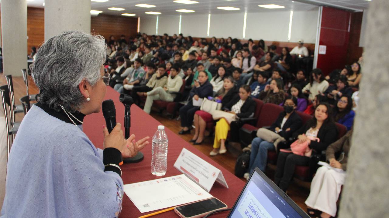 Rector de la UATx inauguró Sala de Juicios Orales