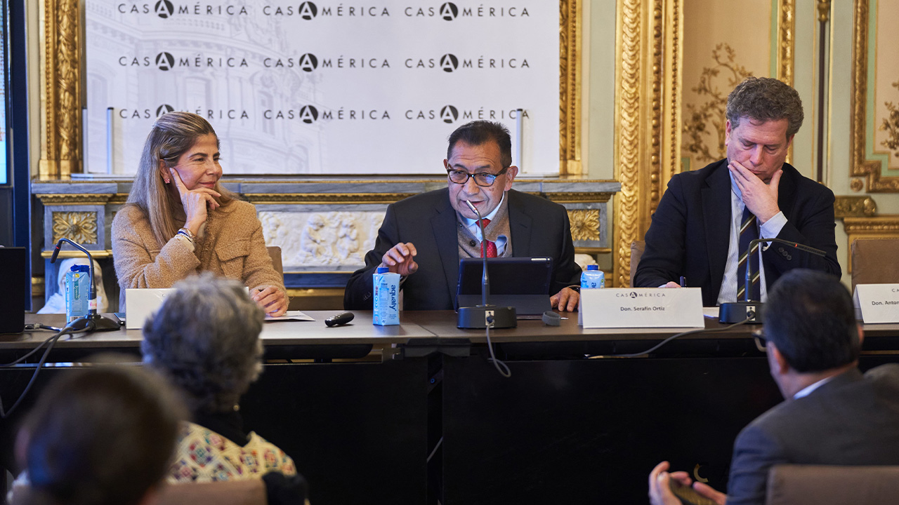 Rector de la UATx participó en Seminario “Tlaxcaltecas y españoles Un encuentro que marcó la Historia"