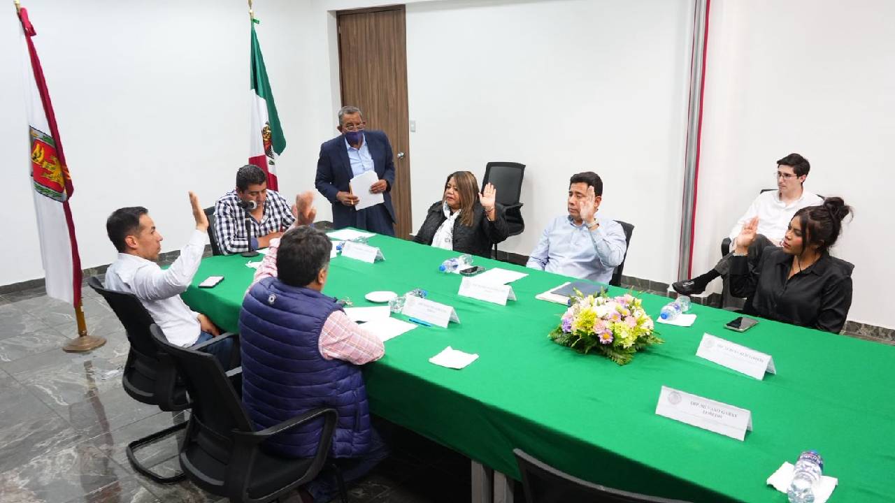 Comisión de Puntos Constitucionales aprueba dictámenes relativos a reconocer a primera legisladora tlaxcalteca