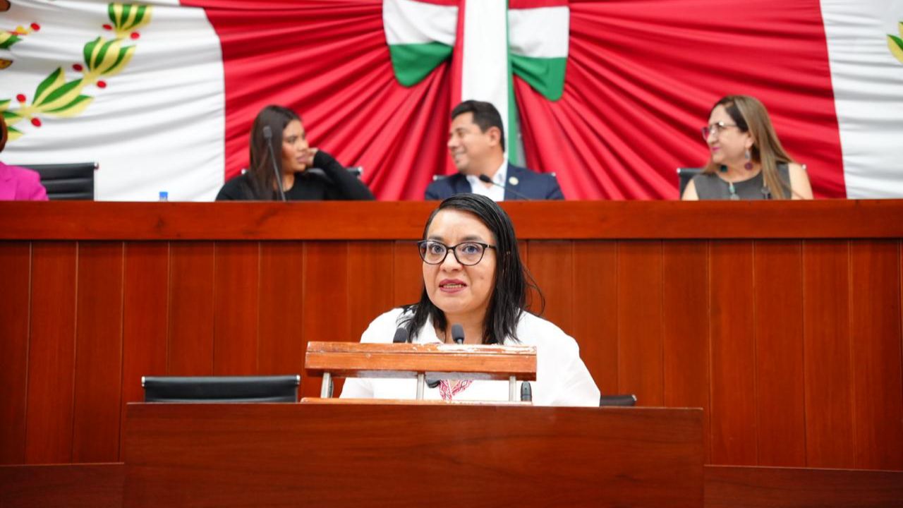 Propone diputada Laura Flores reformar Ley Municipal para evitar imposiciones en suplencias de alcaldes