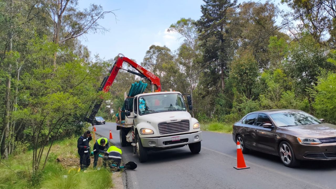 Avanza gobierno de Alfonso Sánchez García en el fortalecimiento de la iluminación y seguridad en Metepec con nuevos postes de alumbrado