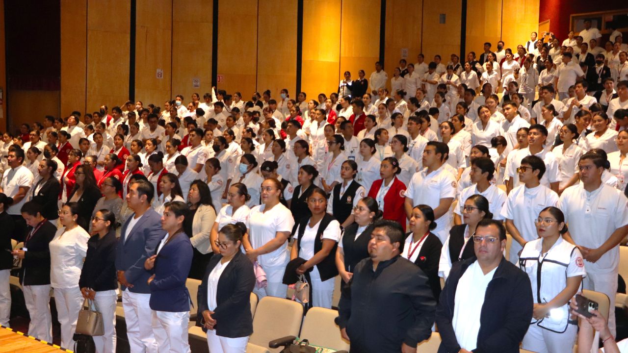 Los profesionales de la Enfermería son pilares en la protección de la salud: FMG
