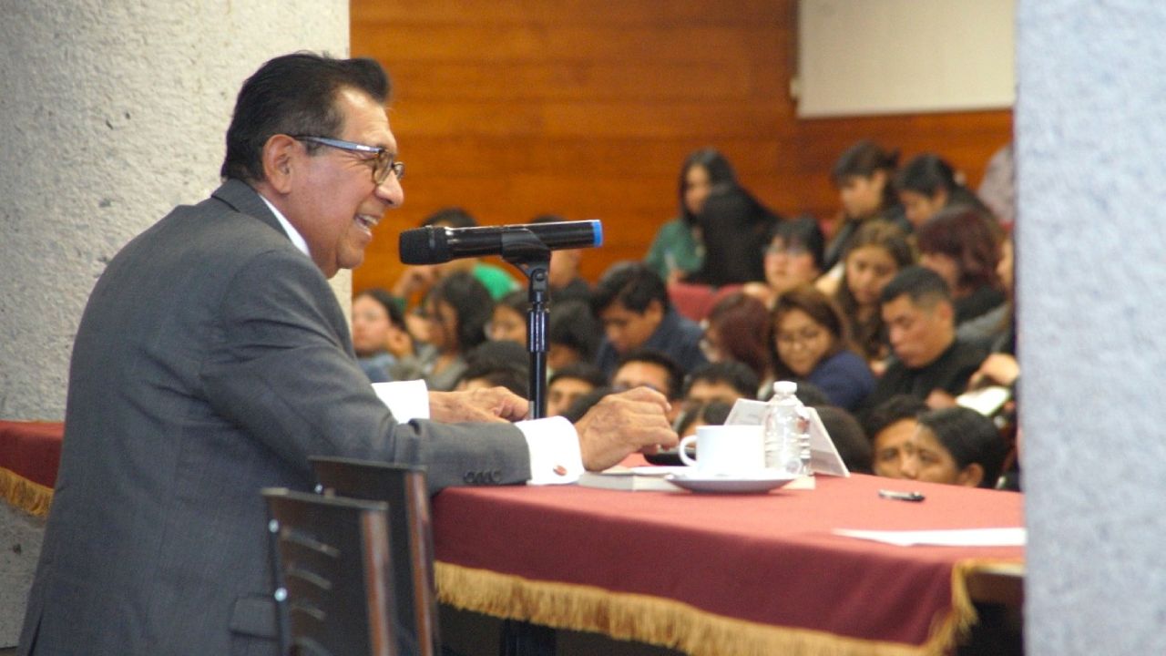 La argumentación jurídica, eje del quehacer administrativo, legislativo y judicial: Rector de la UATx