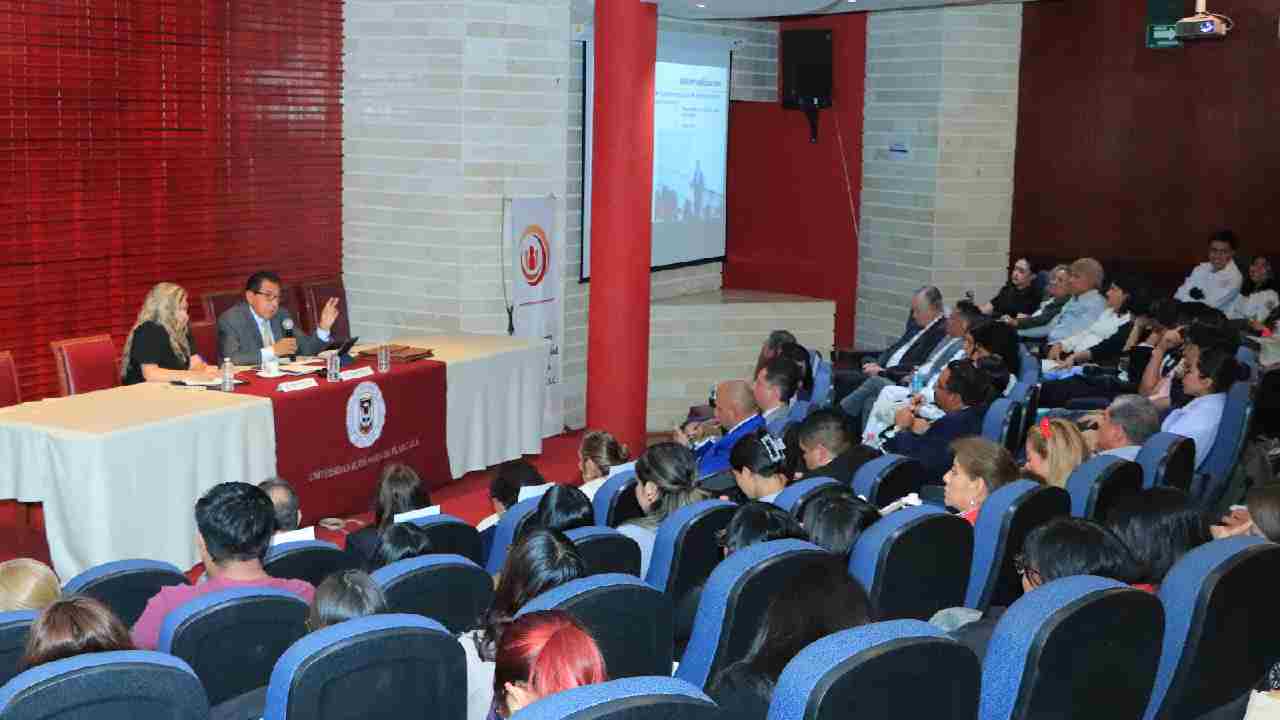 Expertos de América Latina y Europa reflexionan sobre la función social,  autonomía y los inminentes desafíos de la Universidad